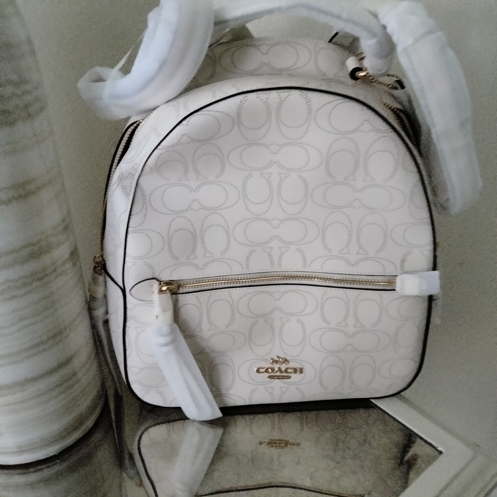 Coach White Backpack 🤍 - Picture 3 of 9